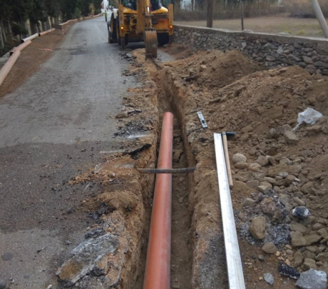 Απαγόρευση κυκλοφορίας οχημάτων σε περιοχή του Αδάμαντα λόγω εργασιών επέκτασης του δικτύου αποχέτευσης