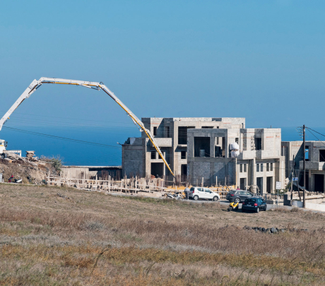 Ανοιξη του 2027 η τελική λύση για την εκτός σχεδίου δόμηση