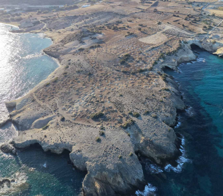 Φρένο σε άλλη μια άδεια της Πολεοδομίας Μήλου: STOP στο 5άστερο της χερσονήσου του Αγίου Κωνσταντίνου