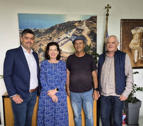 Ο Δήμος Μήλου υποδεχτείκε στο Δημαρχείο την Πρέσβη της Γαλλίας στην Ελλάδα, Laurence Auer