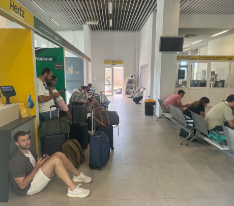 Στο Αεροδρόμιο Μήλου …προσγειώνονται άνθρωποι!