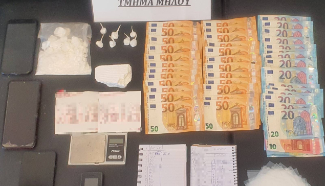 Πελατολόγια και ''κόκες'', συλλήψεις και ''ξεδόντιασμα'' των διακινητών στη Μήλο (φωτογραφίες και βίντεο)