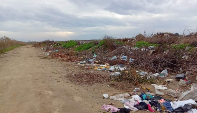 Αντιδήμαρχος άφησε να εξελιχθεί παράνομη χωματερή στη Χαλκηδόνα Θεσσαλονίκης