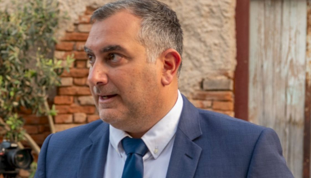 Αρης Ρώτας: ''Δημοτικό συμβούλιο παρωδία – Η Σύρος δεν αντέχει άλλη τοξικότητα''